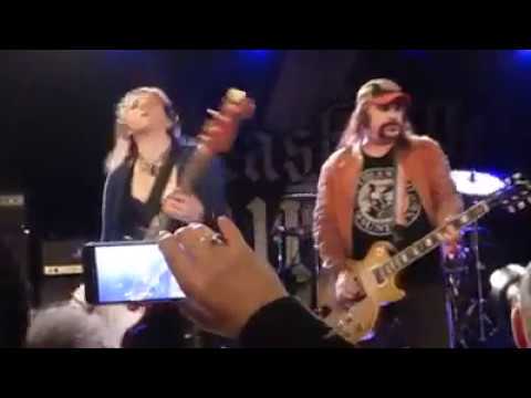 Nashville Pussy - We Want A War (new song)