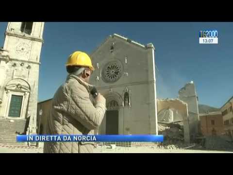 #Terremoto  crolla in diretta un altro pezzo della basilica di San Benedetto a Norcia