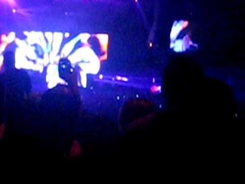 Armin van Buuren drops Cirez D vs. Armin van Buuren - On Off of Love (Armin van Buren Mashup).AVI