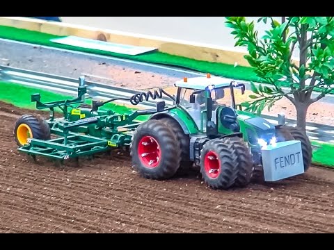 RC tractor and farming action in 1/32 scale! BIG Hof Mohr FUN!