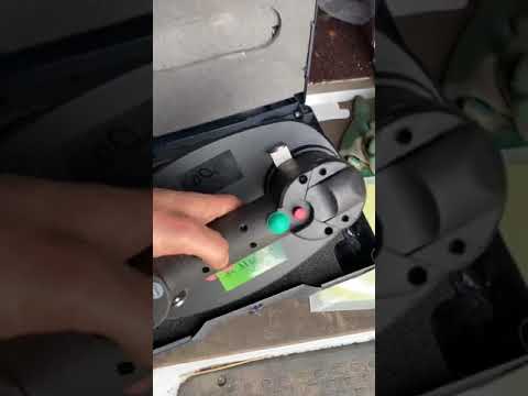 The Nemo Grabo plus vacuum system on ceramic tiles