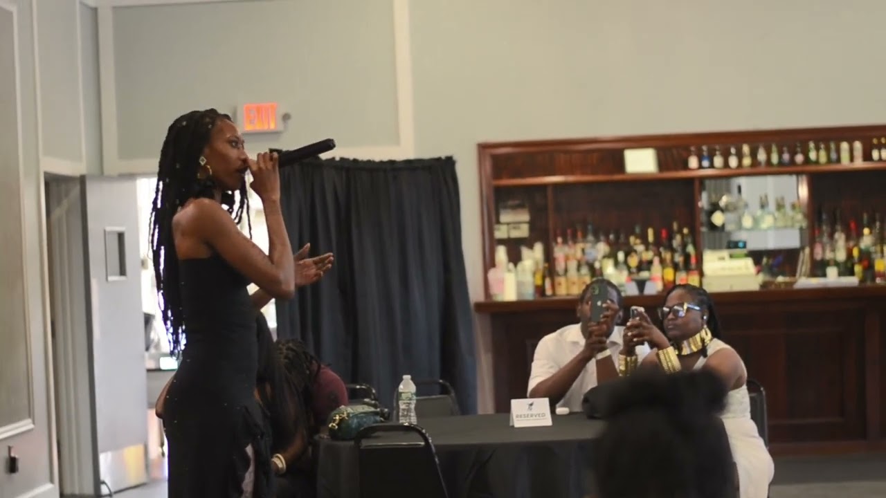 Part 4  -  Go Bloom at the Interactive Fashion Show