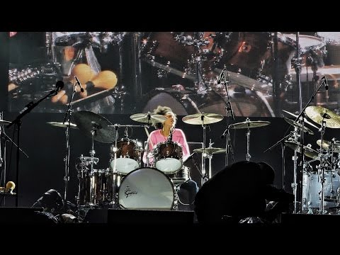 Cindy Blackman presented by Carlos Santana in Mexico City