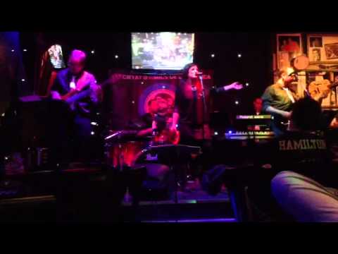 Gina&thetonics - The Police (every little thing she does is magic)