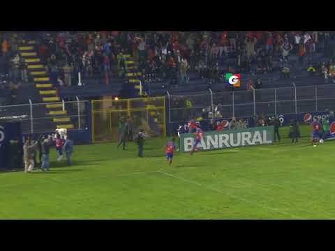 Video Gol: César Morales 89' - Xelajú MC 2-1 Petapa - Apertura 2017 Jornada 09