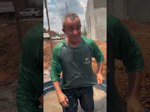 O calor em São Francisco do Piauí tava tão grande que terminou com caixa d'água