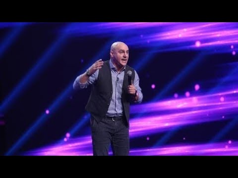 Dan Țuțu, un nou număr de stand up comedy: ”Sunt un tânăr comediant în ascensiune.. a vârstei"