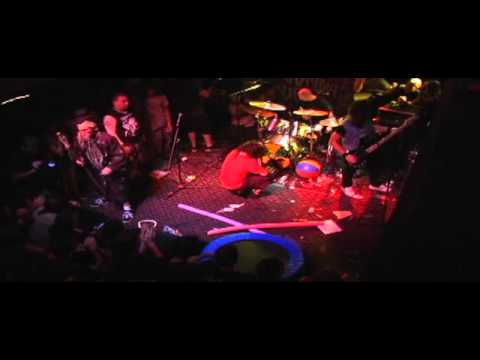 Municipal Waste - 07 - Waste Them All  /  Bang over  (Live At Alley Katz)