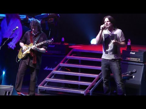 STEVE HACKETT feat. Ray Wilson (play GENESIS) - Carpet Crawlers (live in London 2013)