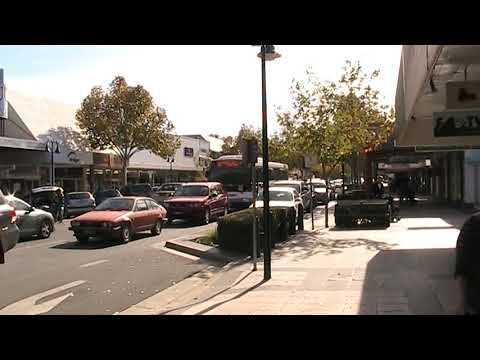 MOV052 Local Bus in Baylis Street Wagga NSW AUS 12-05-2012 (RGC198)