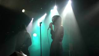 LOU LESAGE - Rip Her To Shreds (Cover of BLONDIE) [01-02-2012, Live à la Maroquinerie, Paris]