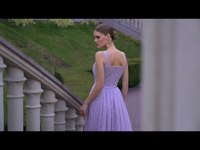 فستان سهرة مطرز بالخرز