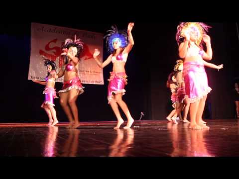 BellySamba - Neda Lizardo "Street Mambo Dancers"
