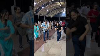 Download lagu 😍 Dhol Vage Re 💃🏻💕 #garba #shorts #trending #youtubeshorts #dance #love mp3