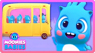Download lagu 🚌 The wheels on the bus go round 👩‍✈️ Family nursery rhymes and songs for kids by Baby Moonies mp3
