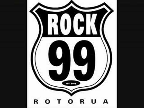 A écouter en préparant Lassi aux fraises et aux céréales