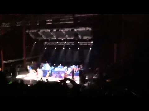 Snoop Dogg Red Rocks (Jump Around - Drop it Like it's Hot)