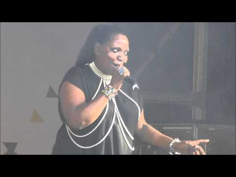 Angie Brown - I'm Gonna Get You (Live)