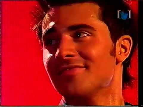 Darius performing 'Colourblind' at the Smash Hits Poll Winner's Party 2002