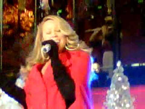 Mariah At Rockefeller Center!.3GP