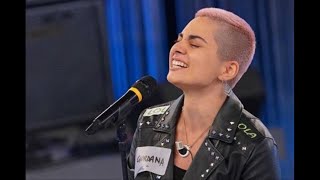 Notizie calde: Chi è Giordana Angi, cantate di Amici: età, carriera e la malattia di cui ha sofferto