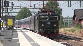 preview picture of video 'SJ commuter trains at Knivsta station, Sweden'