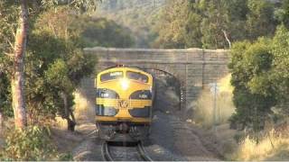 preview picture of video 'S303-T357-T333-T378-B74 Ravenswood  Tue 04/01/11'