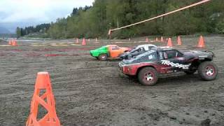 preview picture of video 'Traxxas Slash bashing on the Fraser River, B.C.'