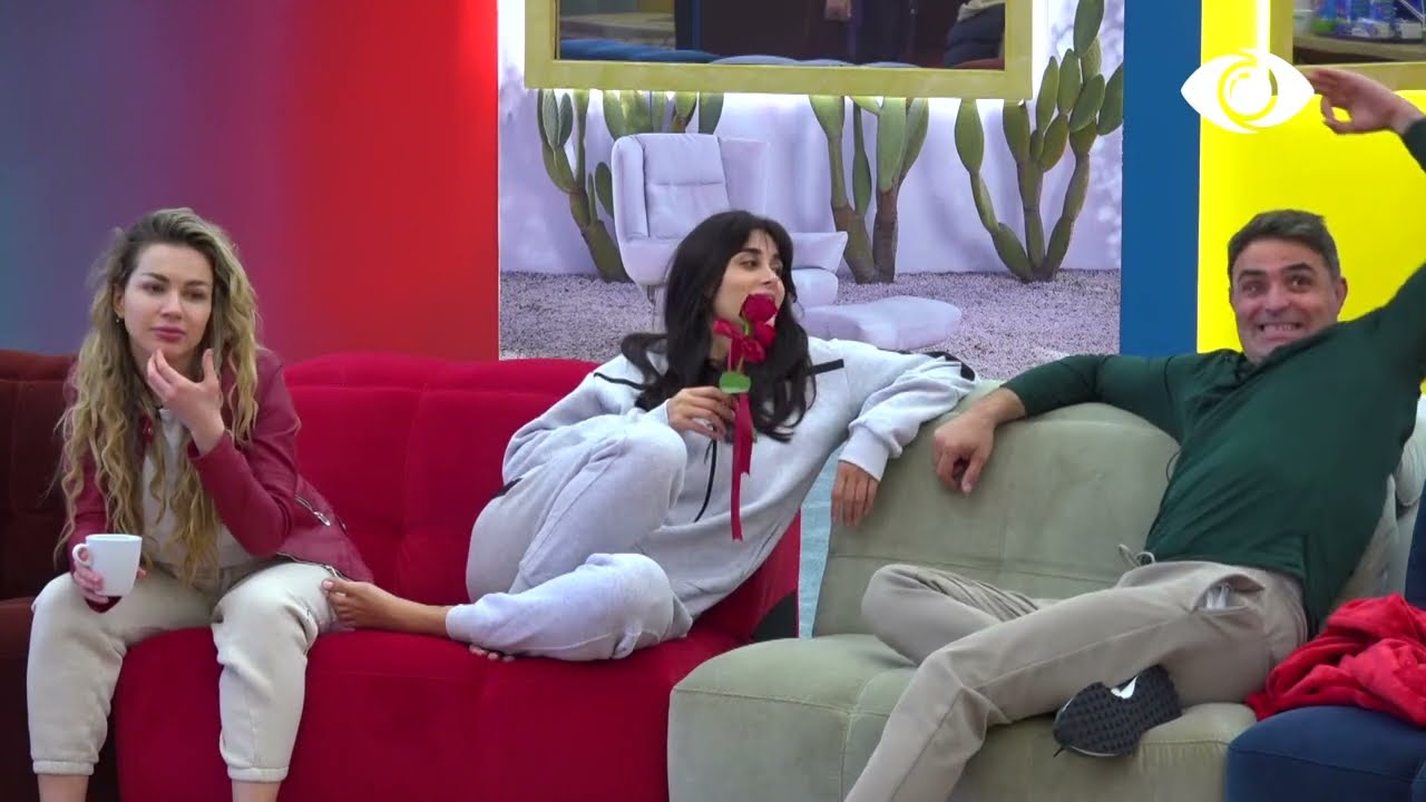 Luizi i dhuron Jorit një lule, Armaldo ndërhyn me batuta: Plasën trëndafilat!