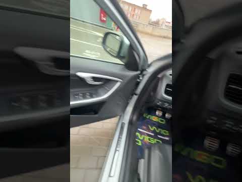 фото volvo v60 i 0