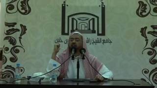 صورة ماحكم لبس الأحمر القاني للرجال ؟