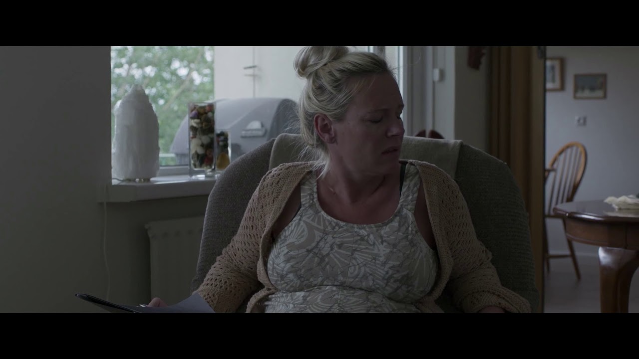 Miniature de la vidéo UNDER THE TREE - Extrait 2 VOST du film Under the Tree