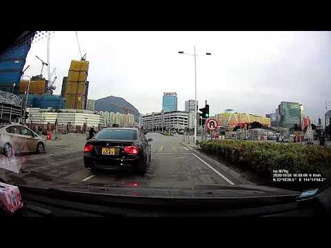 衰格系列：（前後CAM)寶馬女司機掛住傾電話，不停騎線差啲造成意外 UG 6042