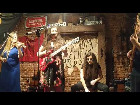 Dita trio - Dita trio - Duchové v Balbínce