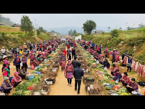Lao Cai Market: Hmong people bring cleaned pork and buffalo meat, as well as local specialties
