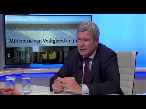 Uitgelicht 26 mei - Elbert Dijkgraaf over defensie, Rapport Oosting 2 en gebruik mobiel op de fiets