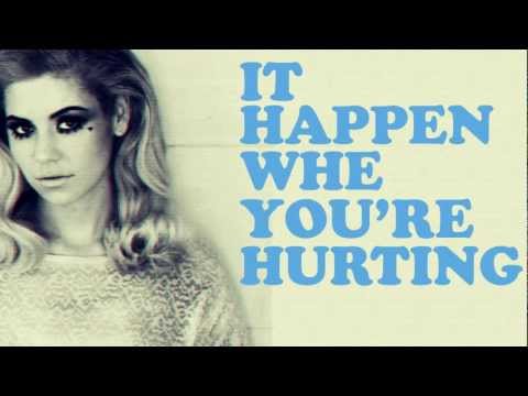 Marina And The Diamonds ♥ Living Dead ( video lyric )