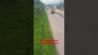 Download lagu Detik Detik ABG Stop Truk Tanah Malah kelindes truk #truk #fyp #shorts #viral #bogor mp3