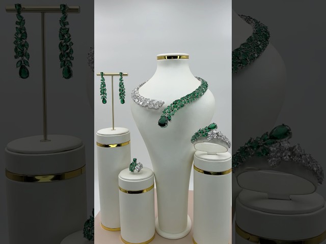 طقم زيركون فضي مكس أخضر أنيق بإصدار خاص دقة الماس...