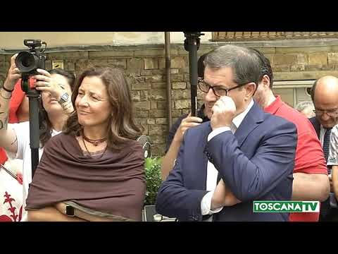 2019-07-12 FIRENZE - INTITOLATA A CONIUGI FERRAGAMO PIAZZETTA IN CENTRO