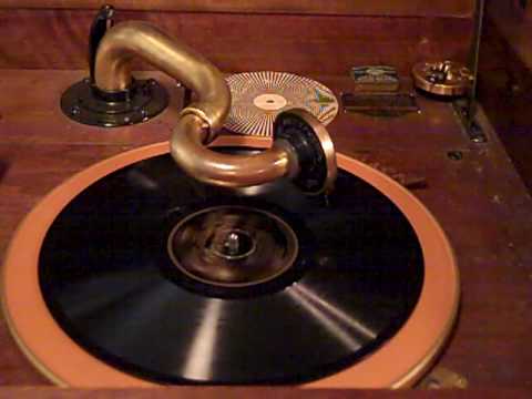 JAN GARBER VIVA-TONAL - THAT'S WHY I'M HAPPY - ROARING 20'S VICTROLA.MP4