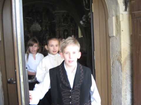 12  BOŽIĆ   IZLAZAK IZ CRKVE NAKON MISE Mirjana Pospiš i 4a- III. OŠ Varaždin