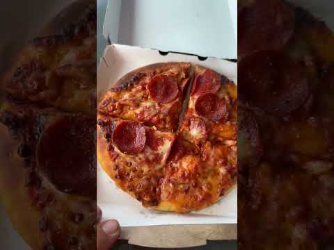 Discovering $5 Pizza at Sheetz: A Gas Station Food Review 🍕💥 #fastfood #foodreview #foodie