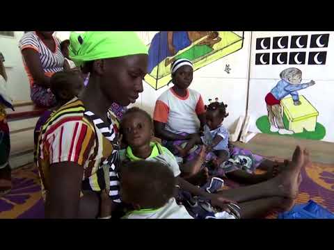 ブルキナファソでは何千人もの子どもたちが栄養失調に陥っている。 (Thousands of children acutely malnourished in Burkina Faso)