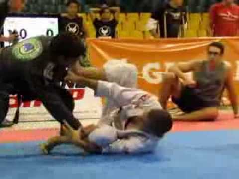 Daniel Echeverry  vs Mauricio Ospina -  Oter Castaño vs Romulo Castro