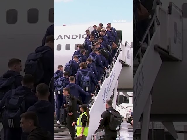 Scotland players board the plane to the World Cup! 🏆