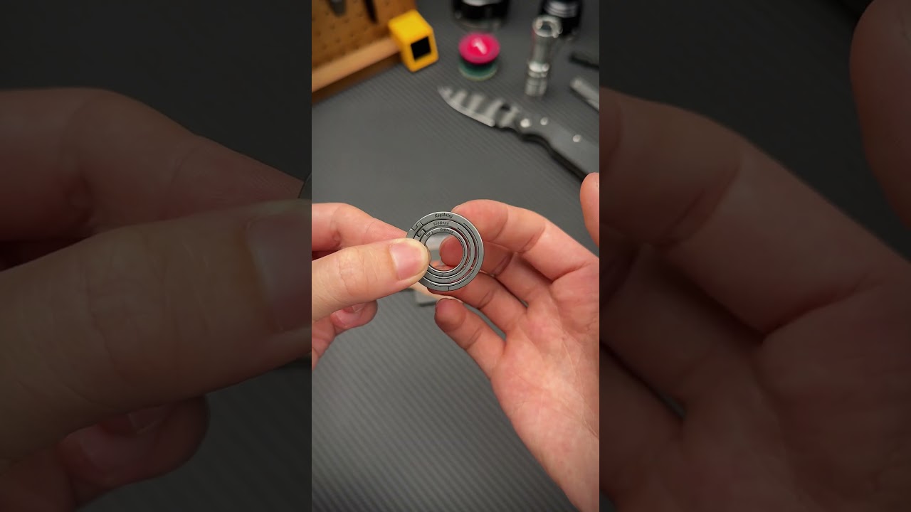 Most Innovative Titanium Key Ring .Meet the KA26 Titanium Side Pushing Key Ring #keyunity #keyring