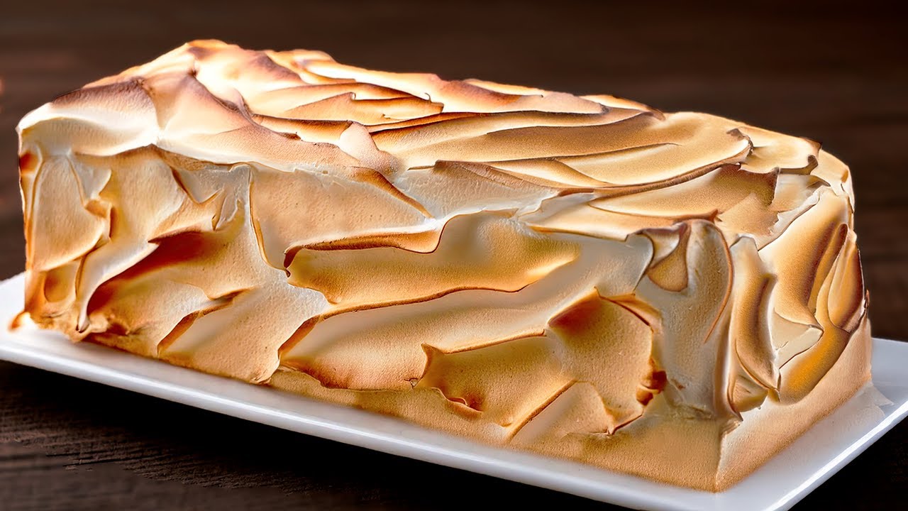 A dessert that she will drive crazy: Napoleon with strawberries and airy Italian meringue!