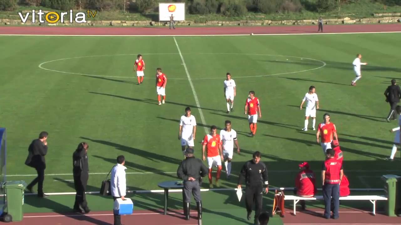 Vitória e Varzim empatam a duas bolas