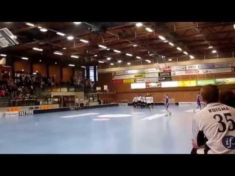 TPS:n jääkiekkojunnut kannustavat salibandyjunnut voittoon